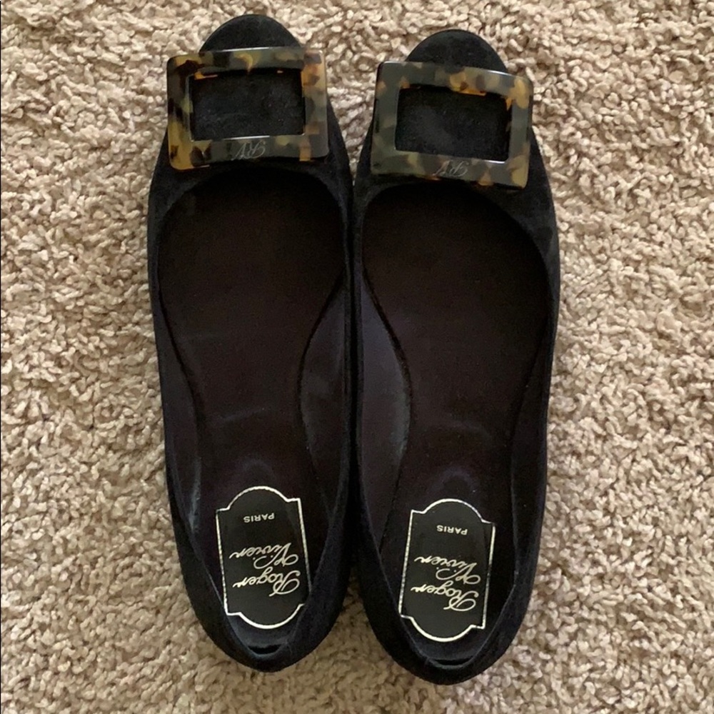 Roger Vivier Gommette Tirtle Buckle Suede Flats